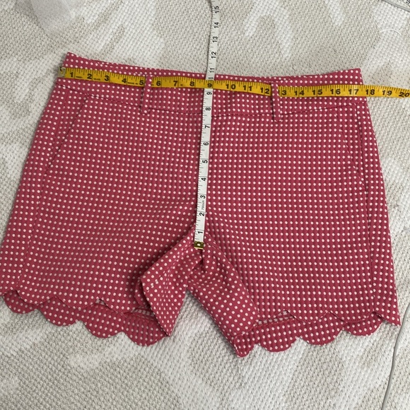 Ann Taylor Signature scallop edges white polka dots woman’s shorts Size 8 - Picture 6 of 16